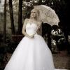 Bridal fashion shoot at Ainsworth House wedding venue in Oregon City. Lace umbrella. strapless gown.
